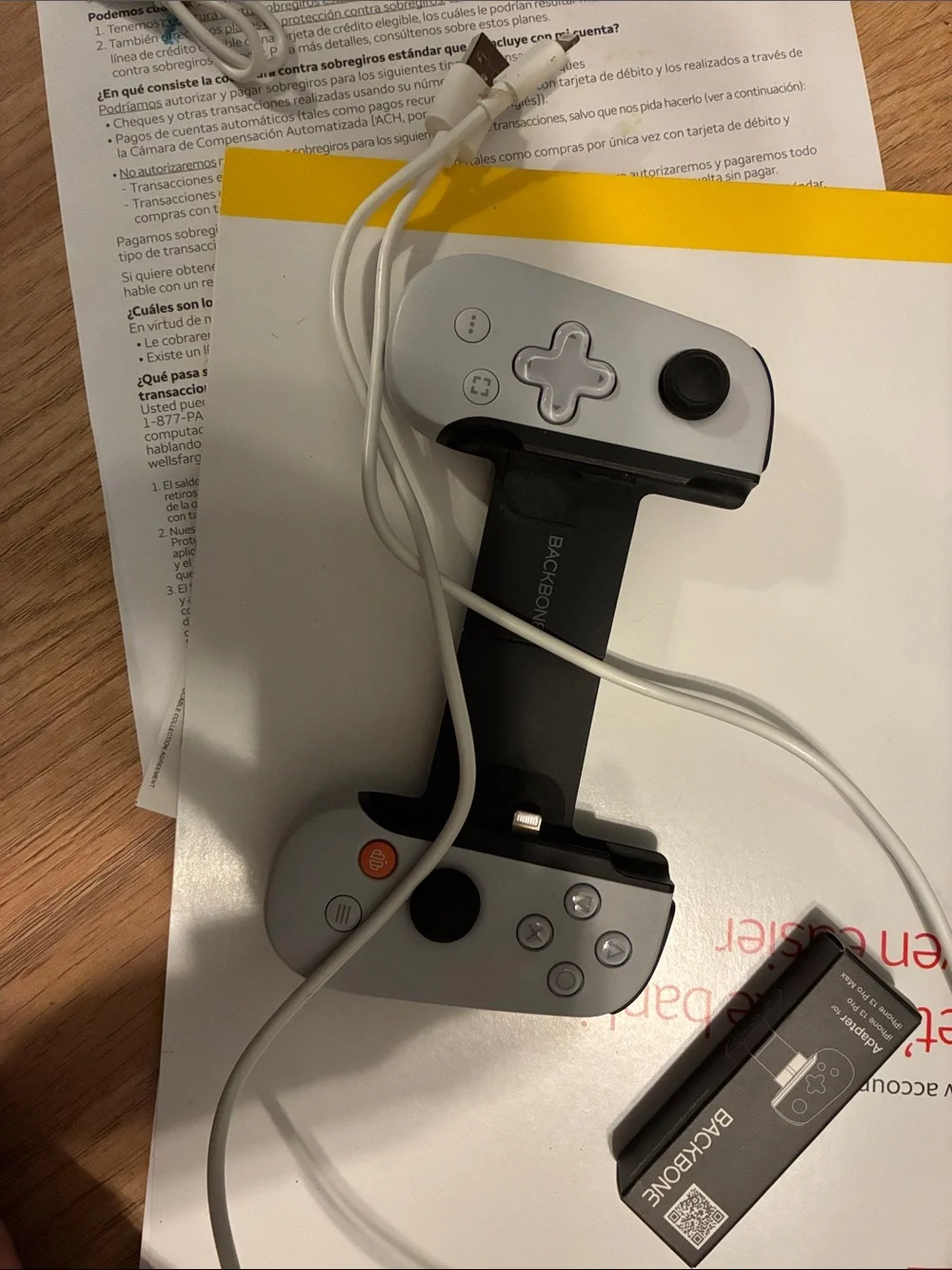 Mobile Gaming Controller - White and Black
